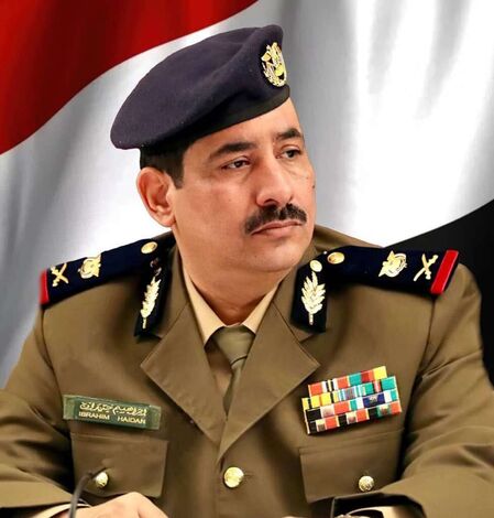 وزير الداخلية لـ الطريق” المصرية" : الحوثي يجند الأطفال للزج بهم في أتون المعارك