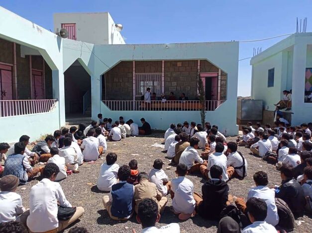 مدرسة الشهيد علي بن الشبر بلبعوس يافع تنظم مسابقة ثقافية بين طلابها