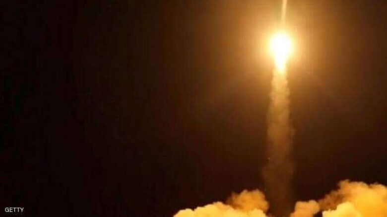 مليشيا الحوثي تستهدف بصاروخ باليستي منزل شيخ قبلي بمدينة مأرب