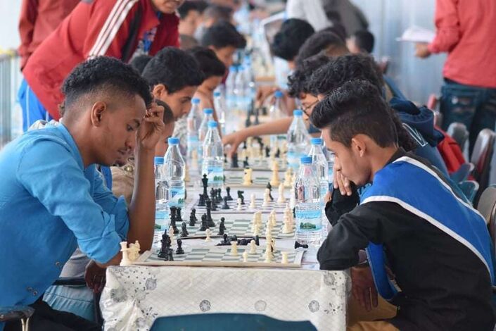مدرسة الشعب بطل البنين وزيد المشكي تخطف بطولة البنات في بطولة تعز الأولى للشطرنج