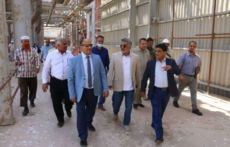 وفد حكومي يطلع على تطوير مصافي عدن ويشيد بجهود وزير النفط والمعادن