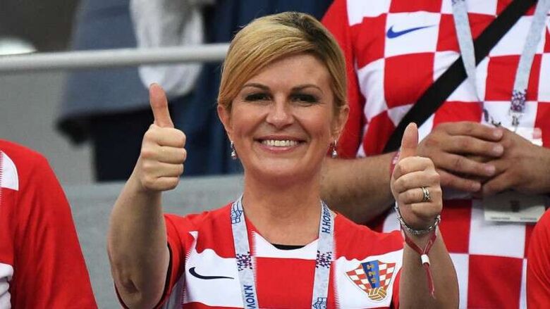رئيسة كرواتيا السابقة تحتفي بتأهل منتخب بلادها إلى مونديال قطر