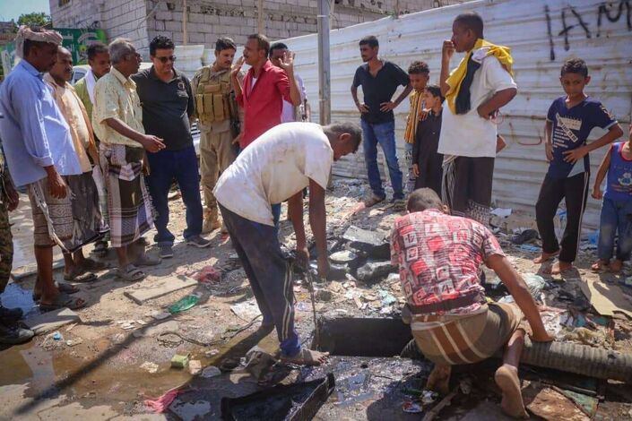 مدير عام دارسعد يشرف على حل مشكلة انسداد الصرف الصحي في البساتين والسنافر