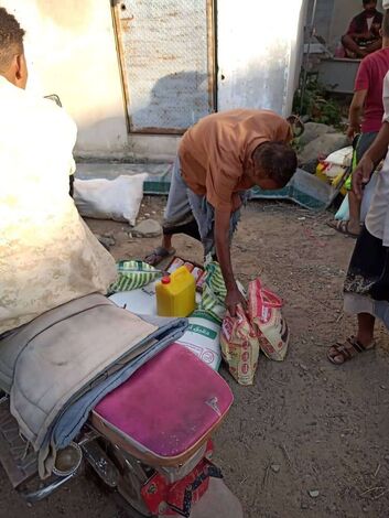 جمعية هائل سعيد الخيرية توزع 3500 سلة غذائية للأسر الفقيرة في منطقة النجدة بلودر