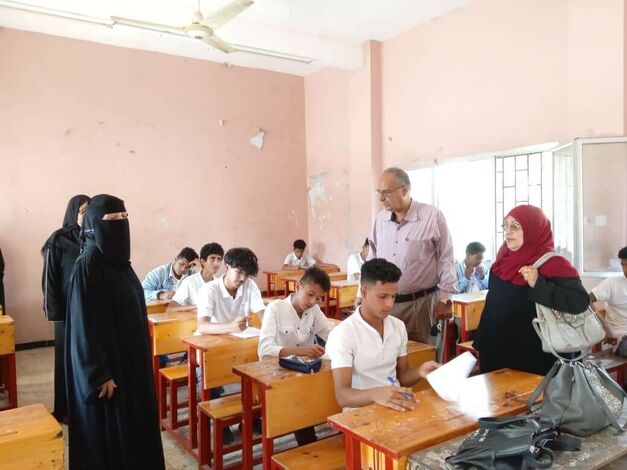 رئيس شعبة التعليم العام في عدن يزور  المدرسة الدولية بخورمكسر