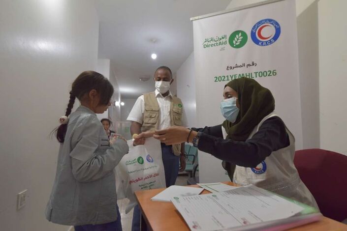 الهلال الأحمر الكويتي يوزع الدفعة الثالثة من أدوية الأنيميا المنجلية في اليمن