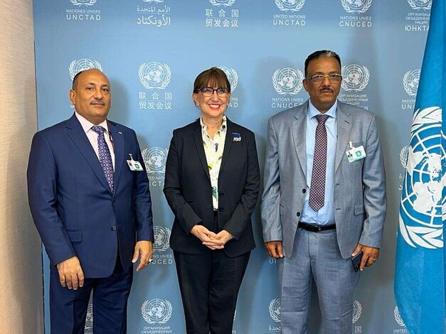 وفد الحكومة اليمنية يلتقي في جنيف بأمين عام منظمة الاونكتاد