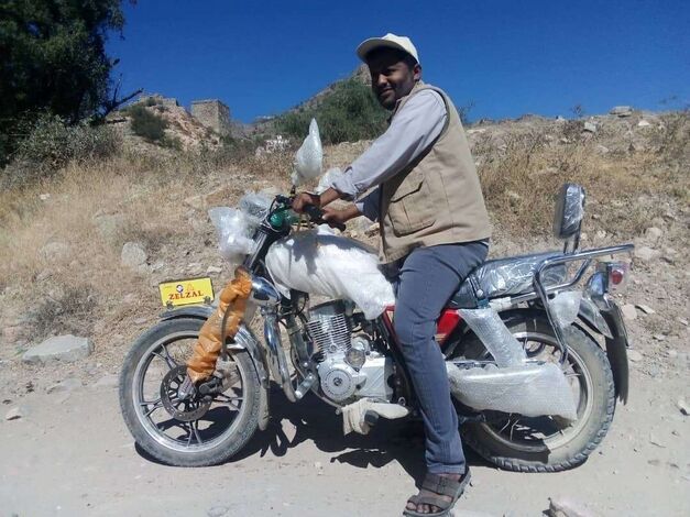 رجل الخير "أبو أسامة"يتكفل بشراء دراجة نارية للصحافي "البخيتي"