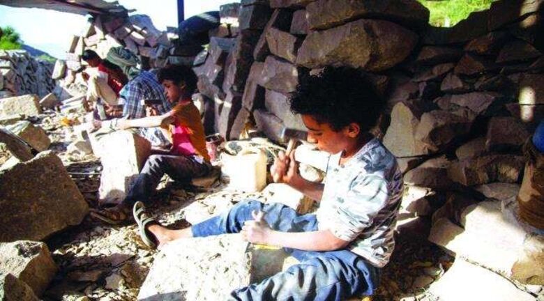 أطفال اليمن.. أعمار غضّة وأشغال شاقّة