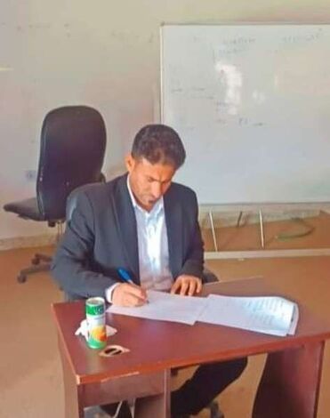 مدرب المنتخب قيس يعود إلى عدن بعد أن أكمل امتحانات الدكتوراه في صنعاء