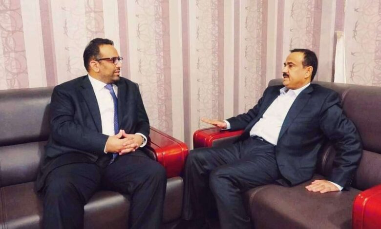المدير العام التنفيذي لشركة النفط اليمنيه ومحافظ شبوة يؤكدون ارتباط الخدمات النفطية بحياة المواطنين