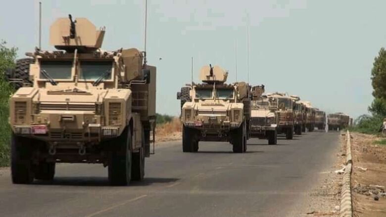 قوات عسكرية ضخمة تتحرك من مدينة شقرة باتجاه محافظة مأرب