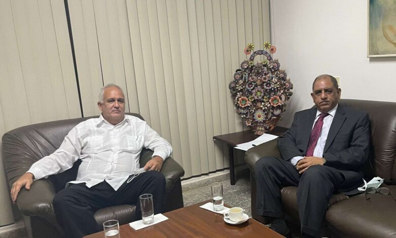 ناشر يلتقي مدير العلاقات الثنائية بوزارة الخارجية الكوبية