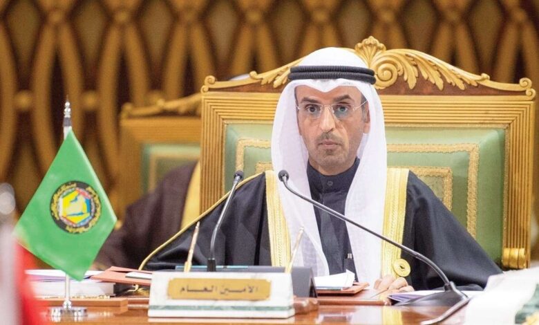 الأمين العام لمجلس التعاون يدين إطلاق مليشيا الحوثي الإرهابية صاروخين باليستيين باتجاه الإمارات