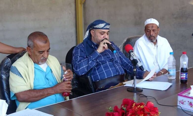 لقاء مجتمعي موسع لمحاربة الظواهر السلبية والدخيلة في منطقة بئر أحمد بعدن