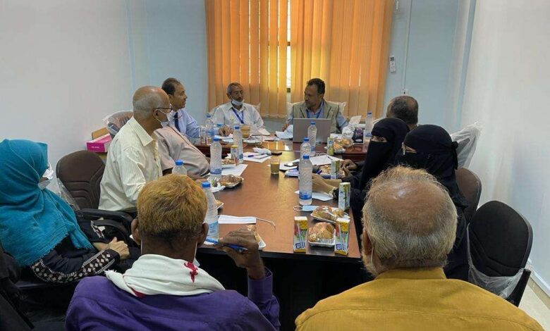 الفاو تنظم جلسة توعوية لفريق الإرشاد الزراعي المشارك في حملات التوعية لمكافحة الجراد الصحراوي في اليمن