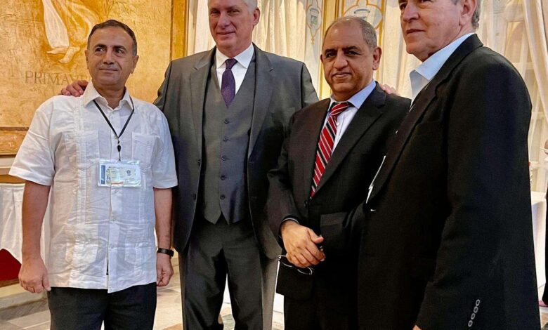 الدكتور الخضر لصور يلتقي الرئيس الكوبي