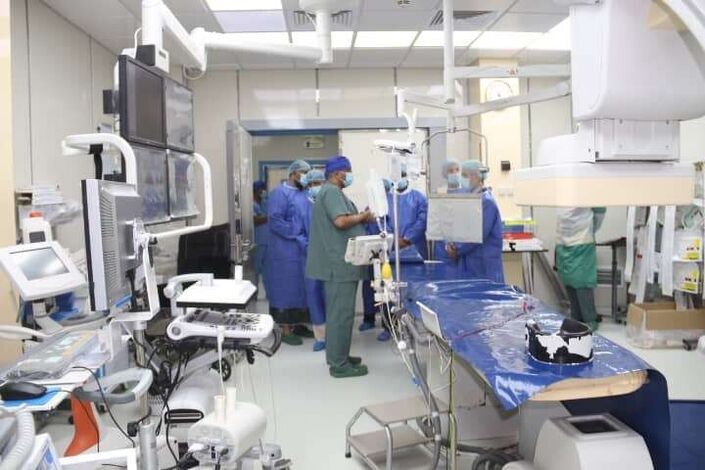 نائب وزير الصحة يشيد بدور مركز نبض الحياة لأمراض وجراحة القلب بالمكلا 