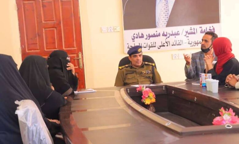 مدير عام شرطة محافظة شبوة "يدشن مرحلة التسجيل للالتحاق بالشرطة النسائية بمدينة عتق"