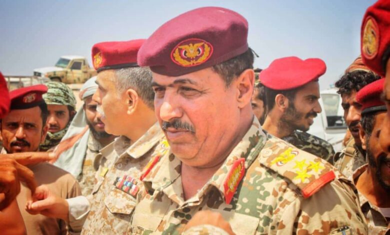 قائد القوات المشتركة محور أبين يعزي في وفاة العميد الركن عبدالله الصبيحي