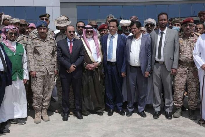 وزير الإعلام ومحافظ المهرة يفتتحان مطار الغيضة الدولي بتمويل من البرنامج السعودي لتنمية وإعمار اليمن