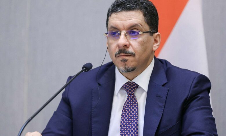 وزير الخارجية: فتح مطار صنعاء ليس اعترافًا بالحوثيين