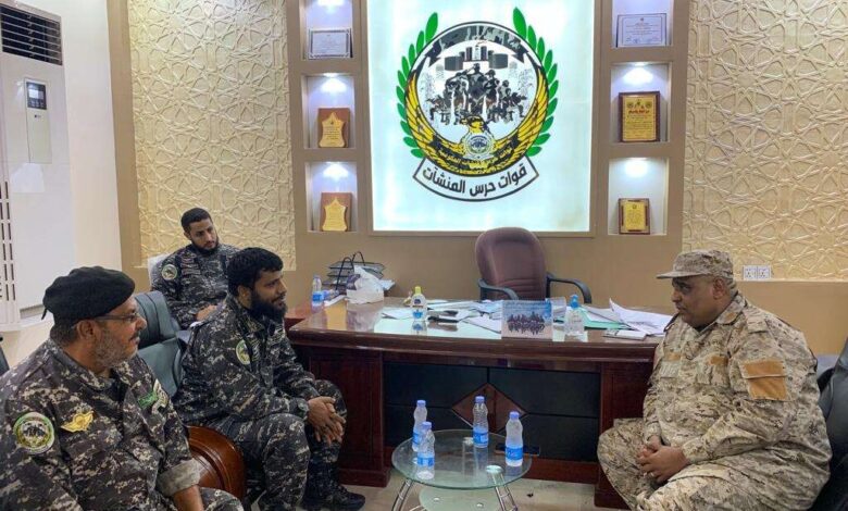 بن عفيف يستقبل مدير دائرة الإمداد والتموين للقوات المسلحة