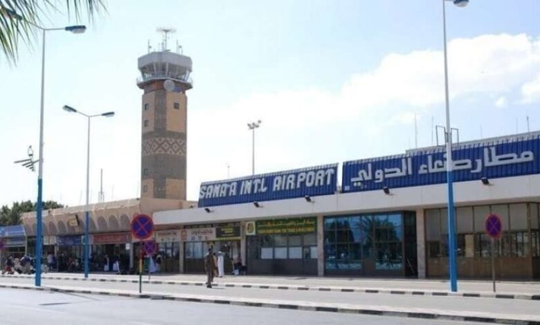 صحافي يكشف عن صراعات بين قيادات الحوثي على خلفية فتح مطار صنعاء