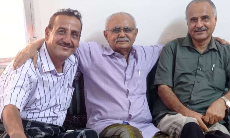 لقاء حميمي في حضرة الهامتين الوطنيتين احمد حيدرة سعيد وسالم منصور حيدرة