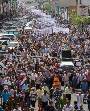اليافعي: استغرب عندما تخرج مظاهرات في تعز تطالب بحقوقها من الحوثي