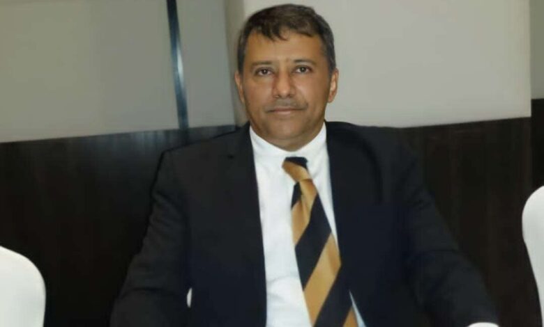 عاجل:رئيس مجلس القيادة الرئاسي يعين القاضي قاهر مصطفى نائباً عاماً للجمهورية اليمنية