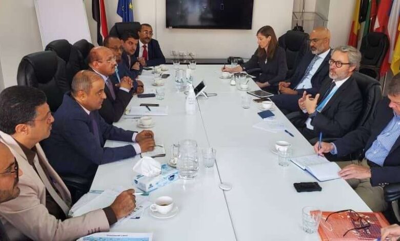 وزير المالية ومحافظ البنك المركزي يلتقيان بعثة الاتحاد الأوروبي لدى اليمن