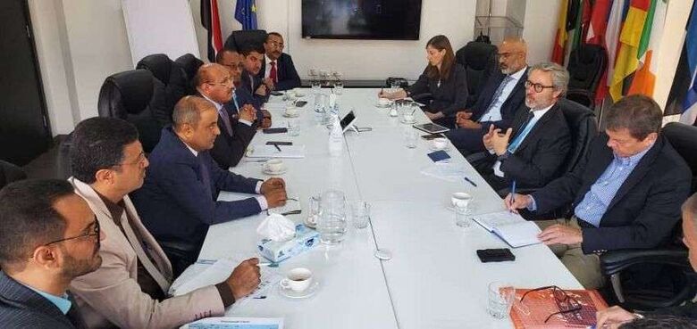 وزير المالية ومحافظ البنك المركزي يلتقيان بعثة الاتحاد الاوروبي لدى اليمن