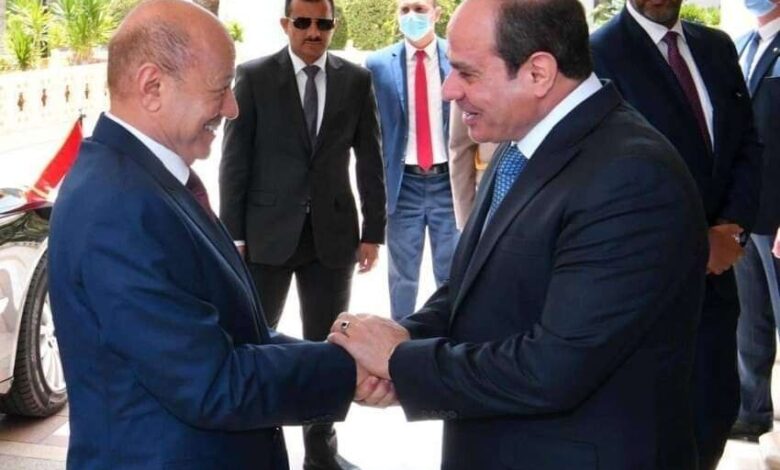 صحفي: الرئيس المصري وعد بتحسين شروط إقامة اليمنيين في مصر