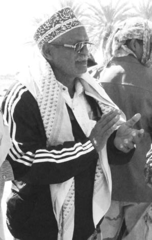 الأمين العام لاتحاد كرة القدم ساحل حضرموت يعزي في وفاة الرئيس السابق لنادي قصيعر الأستاذ صالح حسين باعباد