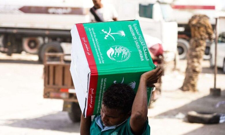 توزيع 830 سلة غذائية في مديرية الوادي بمحافظة مأرب