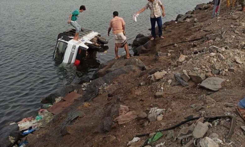 حادث مروري على خط الجسر بعدن