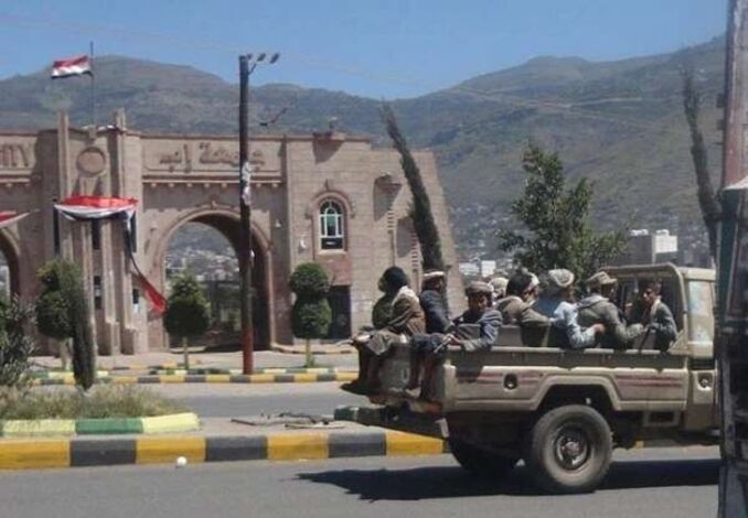 الحوثيون يفرضون على التجار دفع جبايات مالية دعماً لمقاتليهم