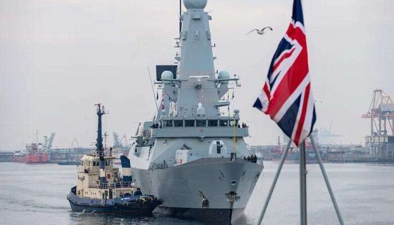 البحرية البريطانية تصادر شحنة صواريخ إيرانية كانت في طريقها للحوثيين