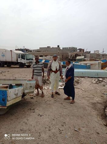 مدير عام الهيئة العامة للمصائد السمكية بمحافظة شبوة يتفقد أوضاع الصيادين بمديرية رضوم