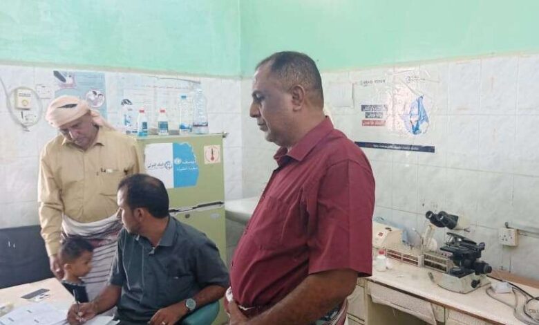 مدير مكتب الصحة بالمحفد يتفقد مستشفى الشهيد صلاح ناصر بمركز المديرية