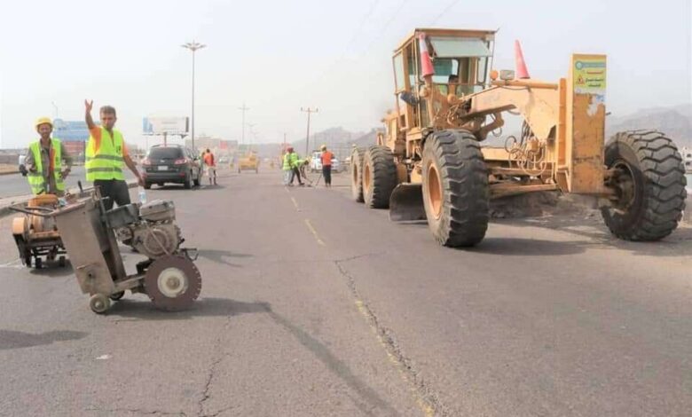 بدء أعمال صيانة الطريق البحري في عدن