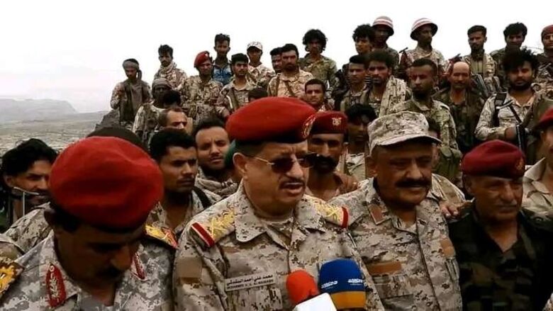 مسلحون بردفان ينتشرون لمنع عودة وزير الدفاع الى عدن