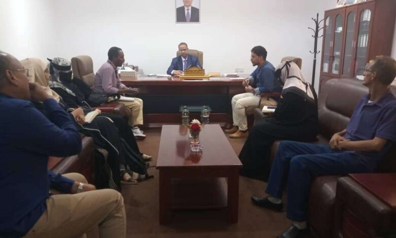 الوزير الزعوري يناقش مع  الانقاذ الدولية مشاريعها في اليمن.