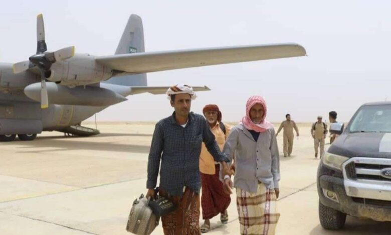 السعودية تسير رحلات جوية مجانية للعالقين من أبناء محافظة سقطرى  عبر مطار الغيضة الدولي