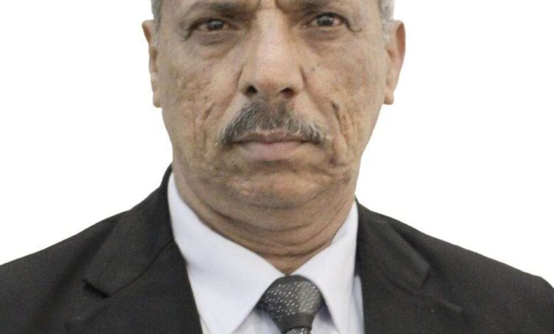 محافظ لحج يعزي مدير جهاز الأمن السياسي بالمحافظة في وفاة عمه