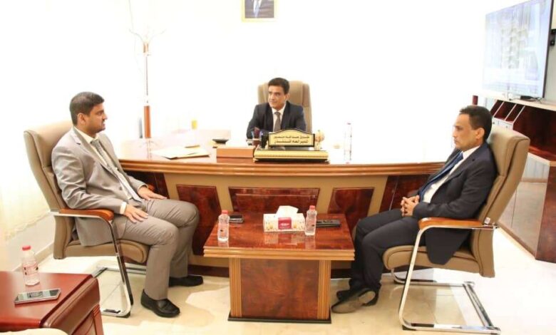 الوزير الشماسي يطلع على سير اداء الإدارة العامة لشركة النفط اليمنية