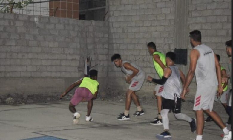 نادي الميناء العدني يواصل اعداده للبطولة العربية لكرة السلة بالكويت