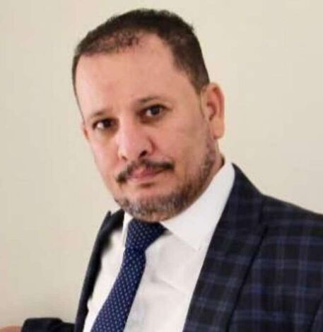 الاتحاد الدولي للصحفيين يعلق عضوية الصحفي انيس منصور بعد شكوى من الفنانة سهى المصري