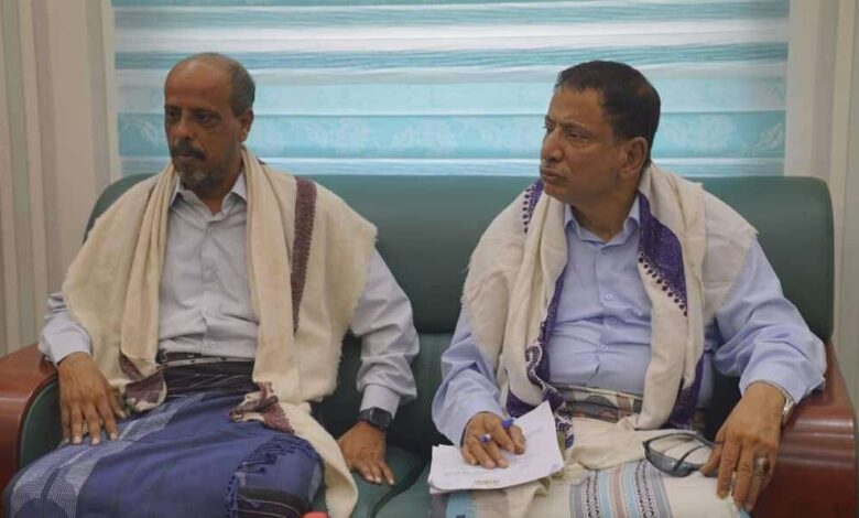 محافظ المهرة يوجه بتسهيل إجراءات إنشاء فروع لمجموعة المستشفى اليمني الهندي